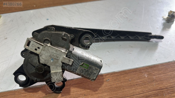 15-19 PEJO PARTNER CİTROEN BERLİNGO ARKA SİLECEK MOTORU ORJ ÇIKMA