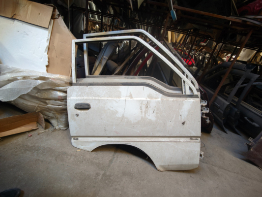 HYUNDAI H100 SAĞ ÖN DOLU KAPI
