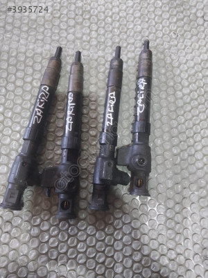 OPEL ZAFİRA LİFE 2023 ÇIKMA ORİJİNAL ENJEKTÖR TAKIMI