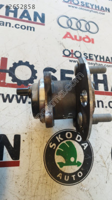89544-OD010 Toyota Yaris 2014 arka poryalı bilya