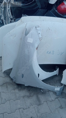 Toyota Corolla sağ ön çamurluk çıkma