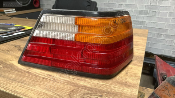 Mercedes E Serisi W124 Sağ Arka Stop Parçası