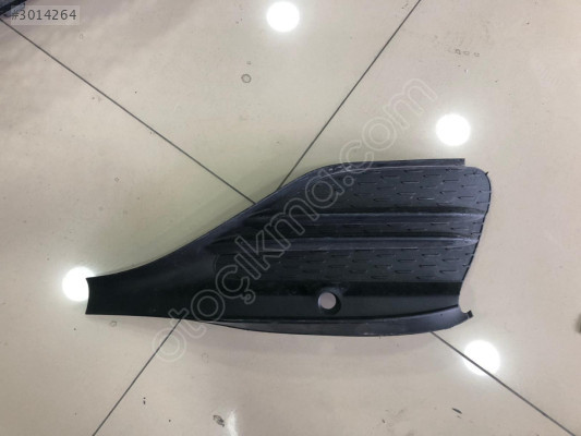 MERCEDES C SERİ W206 AMG SAĞ SİS FARI ÇERÇEVESİ 2068854205