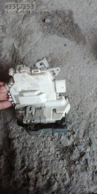 8K0839016 A4 S4 Q5 Q7 kapı kilidi