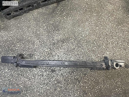 AUDİ A3 HB ÖN TAMPON DARBE EMİCİ KÖPÜK 8V3807550