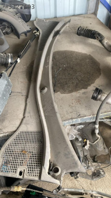 RENAULT CLİO3 ÖN CAM IZGAARASI OTO FEDAİ