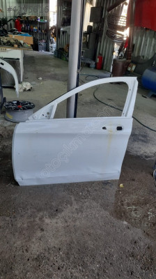 Mercedes c.200 model 2014 sol on kapi