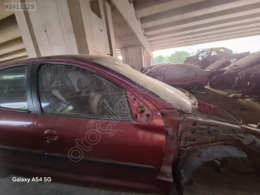 Peugeot 206 sağ ön kapı