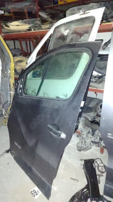 renault trafic çıkma sol ön kapı dolu hatasız