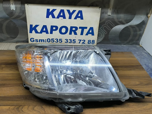 Toyota Hilux sağ far
