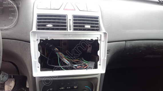 peugeot 307 teyp çerçevesi