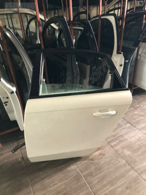 ÇIKMA HATASIZ AUDİ A4 SOL ARKA KAPI