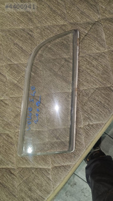 2000 model Volvo S40 sağ far camı