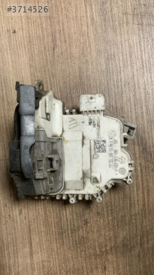 8K0839015H audi a4 a5 Q3 Q5 sol arka kapı kilidi