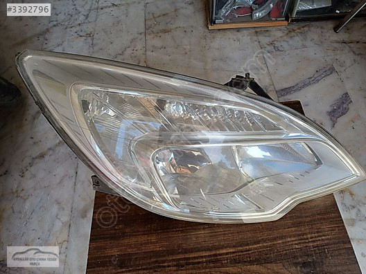 Opel Meriva çıkma orijinal sağ far