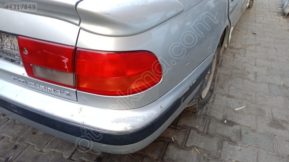 toyota carina sağ stop