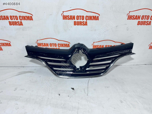 Megane 4 radarlı ön panjur orijinal çıkma