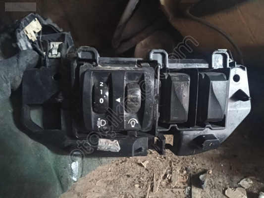 Renault clio 4 far açma düğmesi
