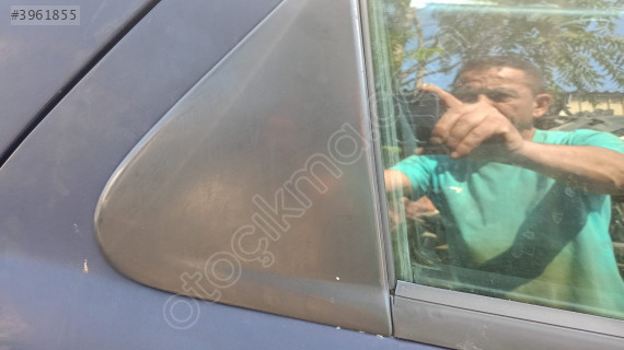 citroen xsara sağ arka üçgen bakalit