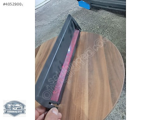 3C5 945 087 . VW PASSAT ORTA STOP.
