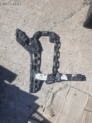 VOLKSWAGEN PASSAT SAĞ ARKA TAMPON BRAKETİ