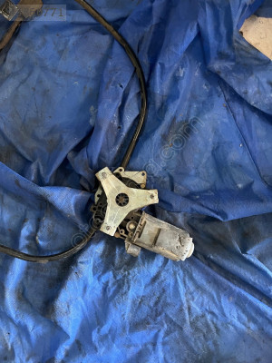 RENAULT R19 SAĞ ÖN CAM KRİKOSU