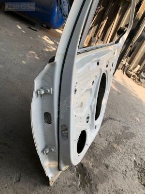 skoda super B sag arka kapı