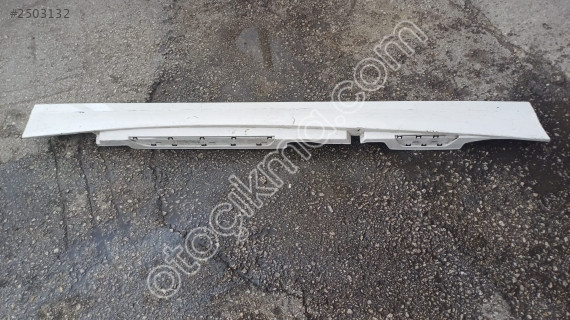 BMW 1  120D E81 E87 2007 Sağ Marşbiye kaplaması 5177718435