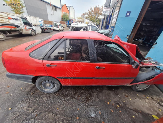 Tempra sağ arka kapı