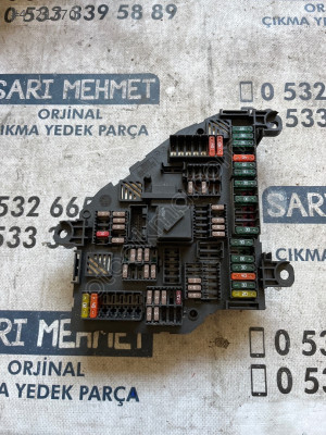 ÇIKMA BMW F10 9234423-01 923442301 SİGORTA KUTUSU
