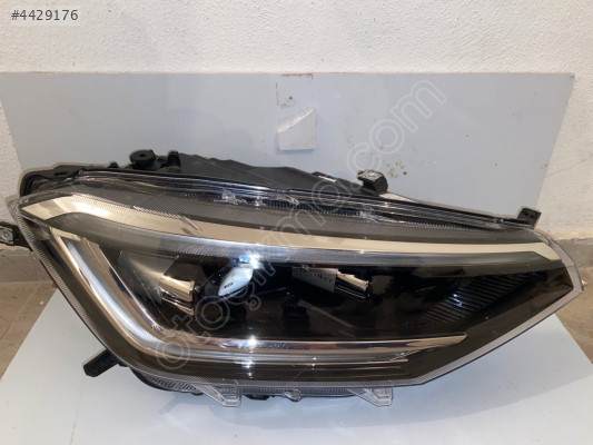 AUDİ A8 SAĞ ÖN FAR HATASIZ ÇIKMA