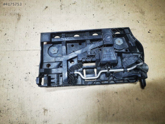 PORSCHE PANAMERA ÖN SAĞ FAR YUVASI 97063107651 2013/2015