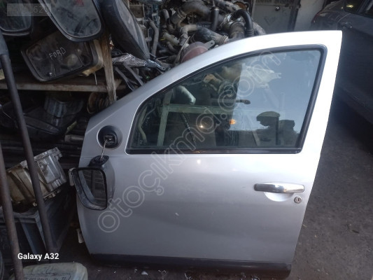 DACIA SANDERO SOL ÖN KAPI KONUK OTO 05323167897