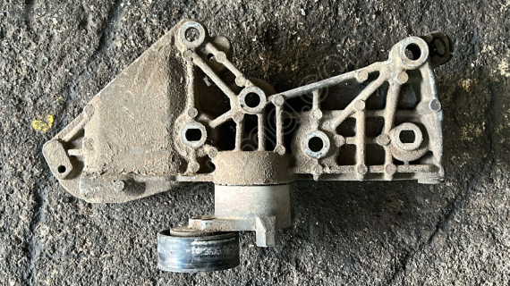 Reno kango 1.5 dizel şarj bağlantı  ayağı