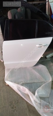 Skoda SuperB Sökme Hatasız Sağ ve Sol Arka Kapı
