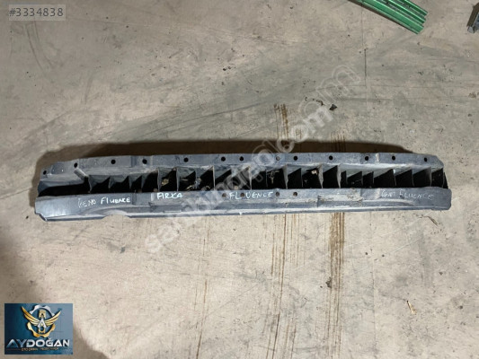 OTO CEM'DEN ÇIKMA FLUENCE ARKA TAMPON İÇ DARBE PLASTİĞİ