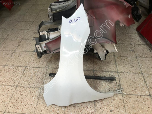 VOLVO XC60 SAĞ ÖN ÇAMURLUK
