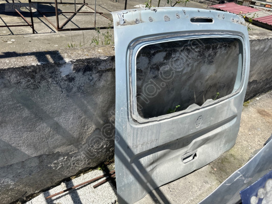 Renault kangoo 3 arka bagaj kapağı