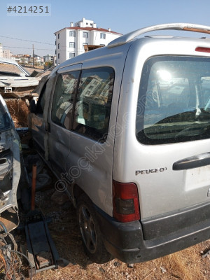 Peugeot partner bagaj kapağı