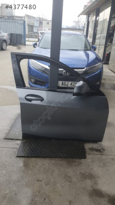 bmw 1 f40 2023 çıkma orjinal sağ ön kapı kodc4w (son fiyat)