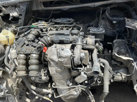 PEUGEOT  3008  1.6  HDİ  DOLU  MOTOR