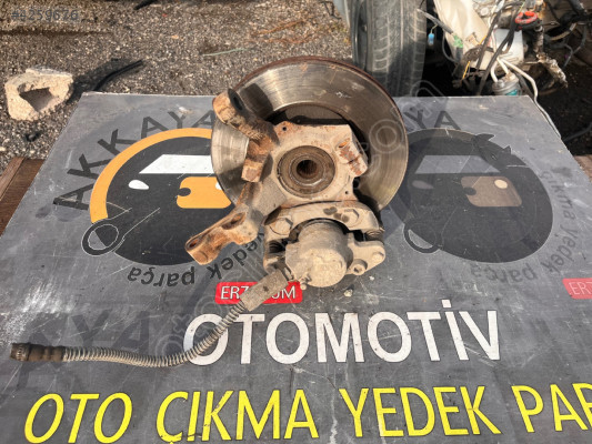 Renault Clio 2 Sağ ön Fren Merkezi Kaliper Orjinal Çıkma