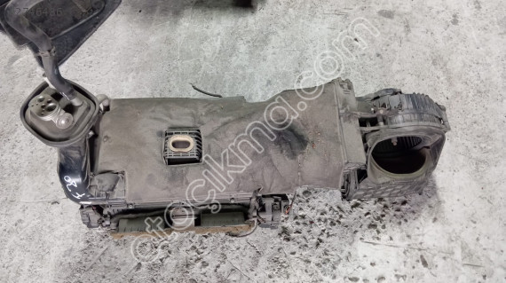 BMW F30 KALORİFER KUTUSU OTO FEDAİ
