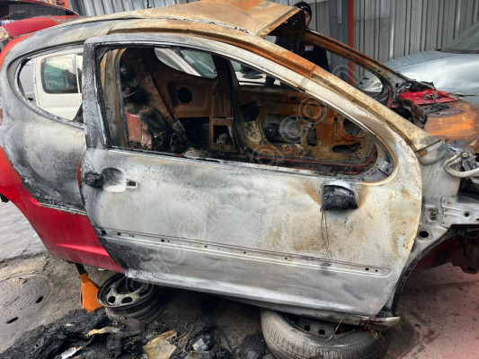 PEUGEOT  207  TEK  KAPI  SAĞ  ÖN  KAPI  BOŞ