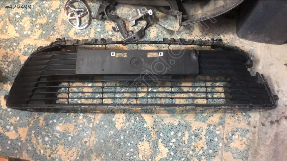 TOYOTA COROLLA ORJİNAL ÇIKMA TAMPON IZGARASI