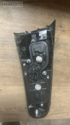 0521859220E orjinal fiat egea sağ stop kasası