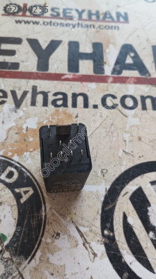 038907281 Audi A4 2014 ısıtma bujisi kontrol rölesi