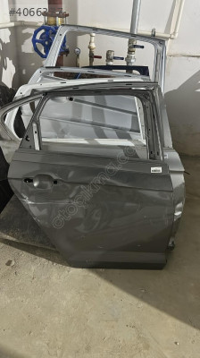Volkswagen taigo-polo 18-21 sağ arka kapı ufak hasarlı