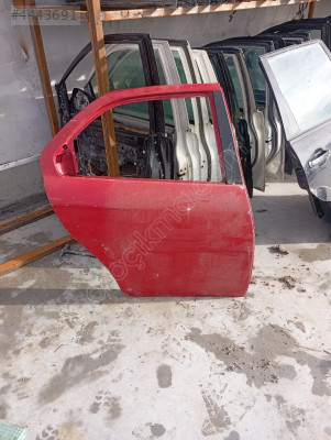 Alfa Romeo 156 sağ arka kapı