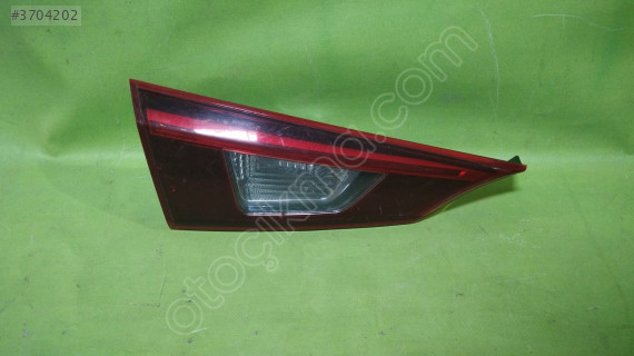 mazda 3 sedan sol arka iç stop